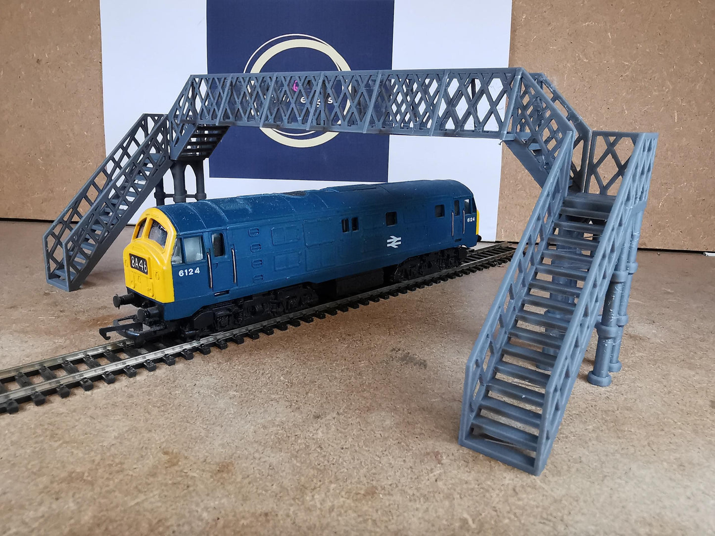 00 Gauge 1:76 Model Railway pedestrian footbridge Walkway