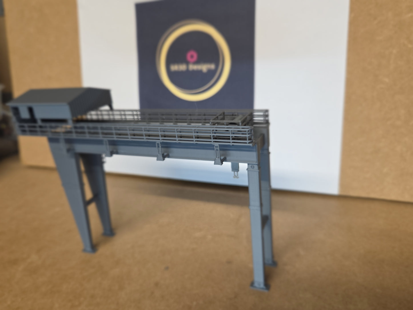 The N Gauge Georgemas junction Goliath crane.