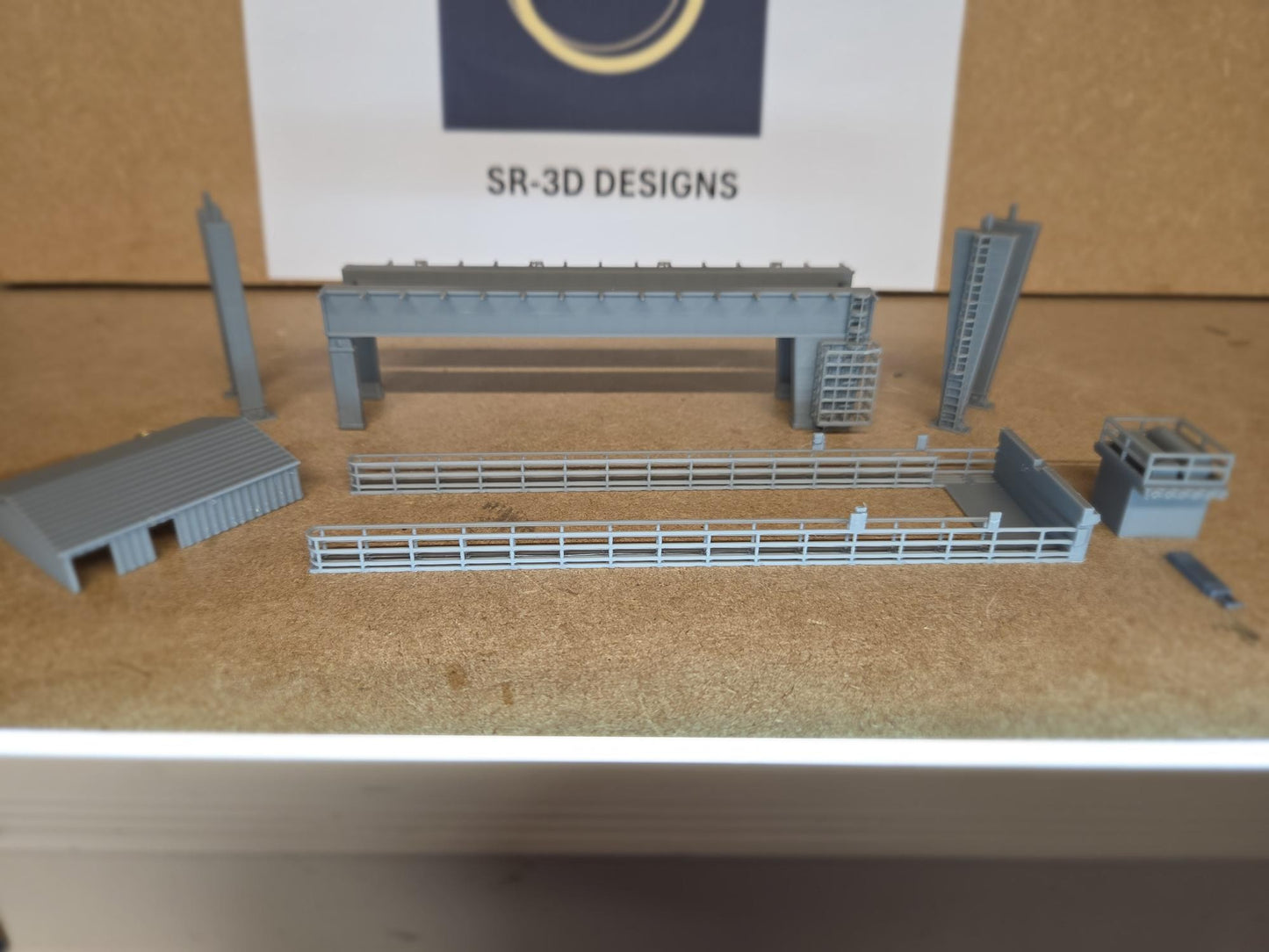 The N Gauge Georgemas junction Goliath crane.