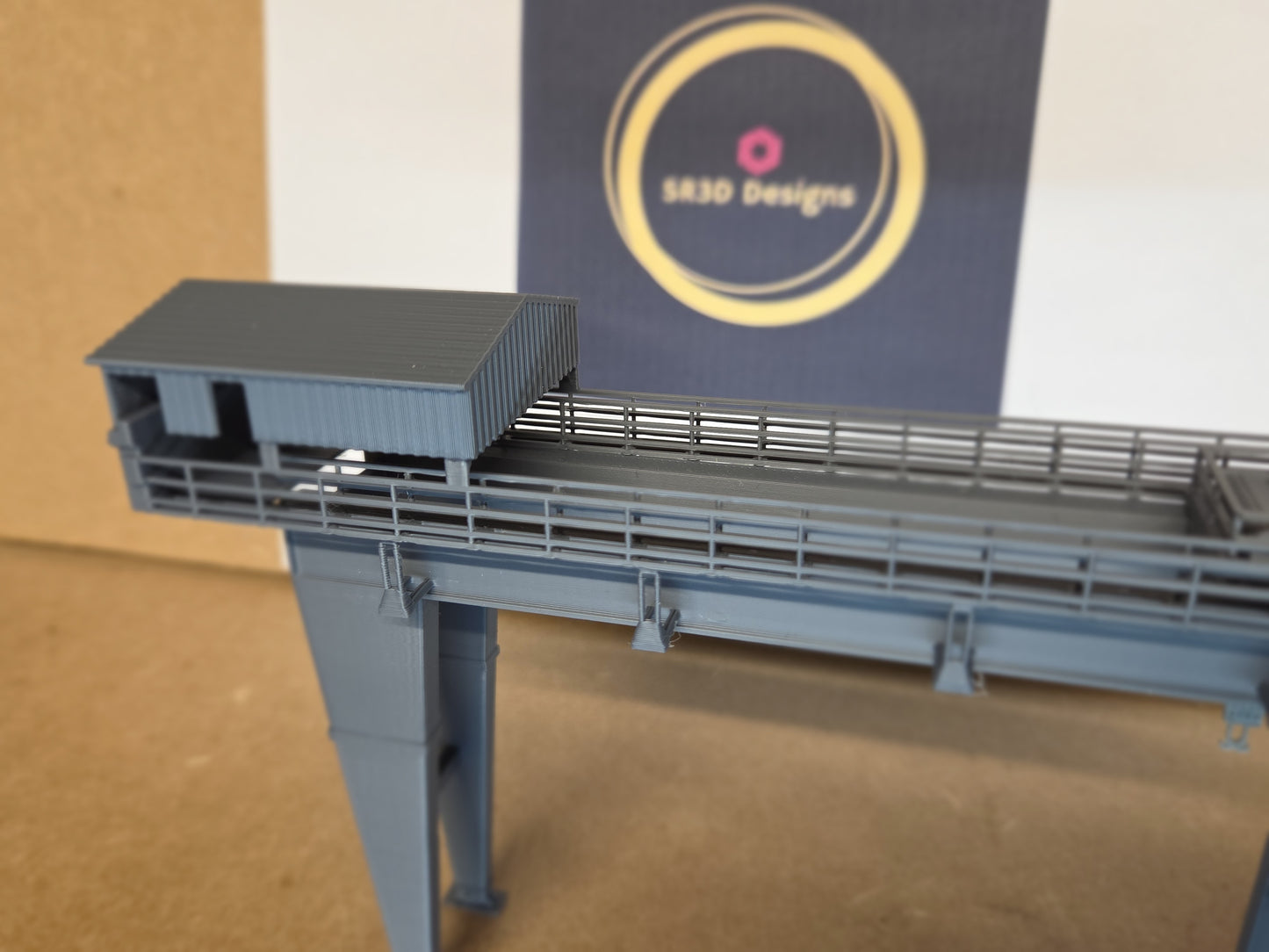 The N Gauge Georgemas junction Goliath crane.