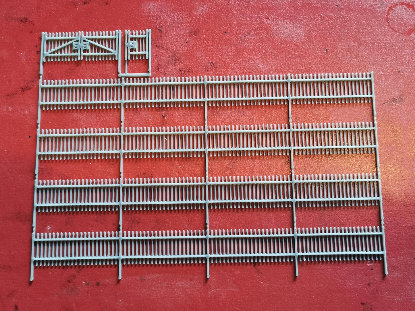 Model railway Scenery 1:160 Scale 8 foot Security Fencing N Gauge