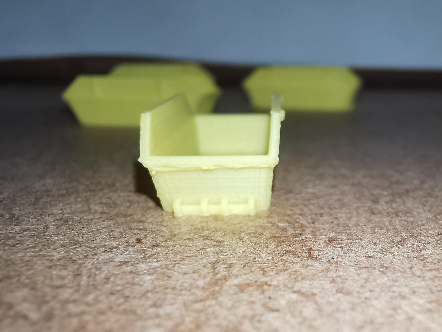 1/160 Scale 8 Yard Skips N Gauge Set of 6 in Yellow