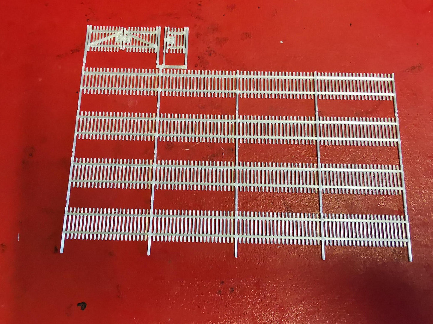 Model railway Scenery 1:160 Scale 8 foot Security Fencing N Gauge