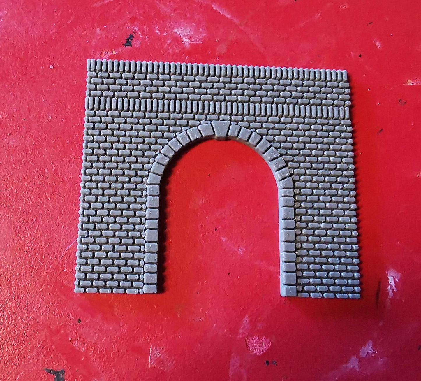 N gauge Double track tunnel With Retaining walls portal 3D printed with brick detail.
