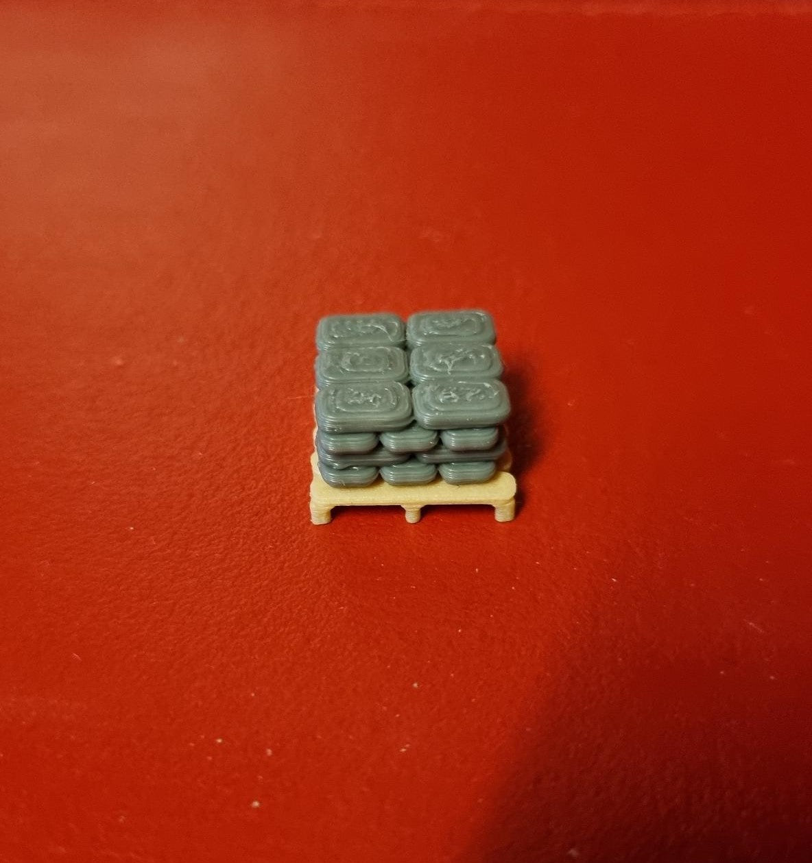 Model Railway OO gauge, 1:76 scale Pallet and Sacks assorted set