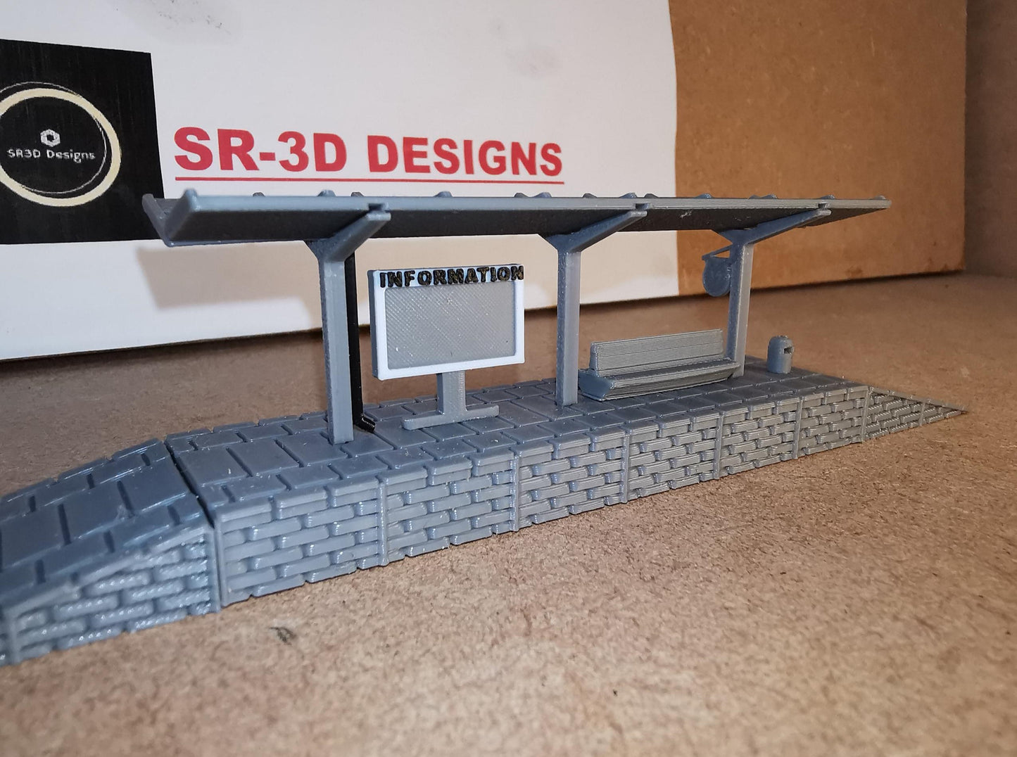 N Gauge 1:160 Station platform Extendable with furniture and roof options