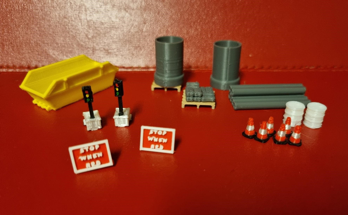 OO GAUGE MODEL RAILWAY Roadworks collection traffic lights and more