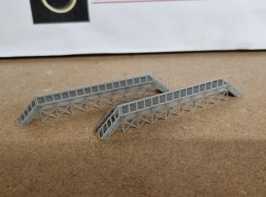 SET Of 2 N Gauge Train Maintenance and cleaning Platform 3D printed in grey