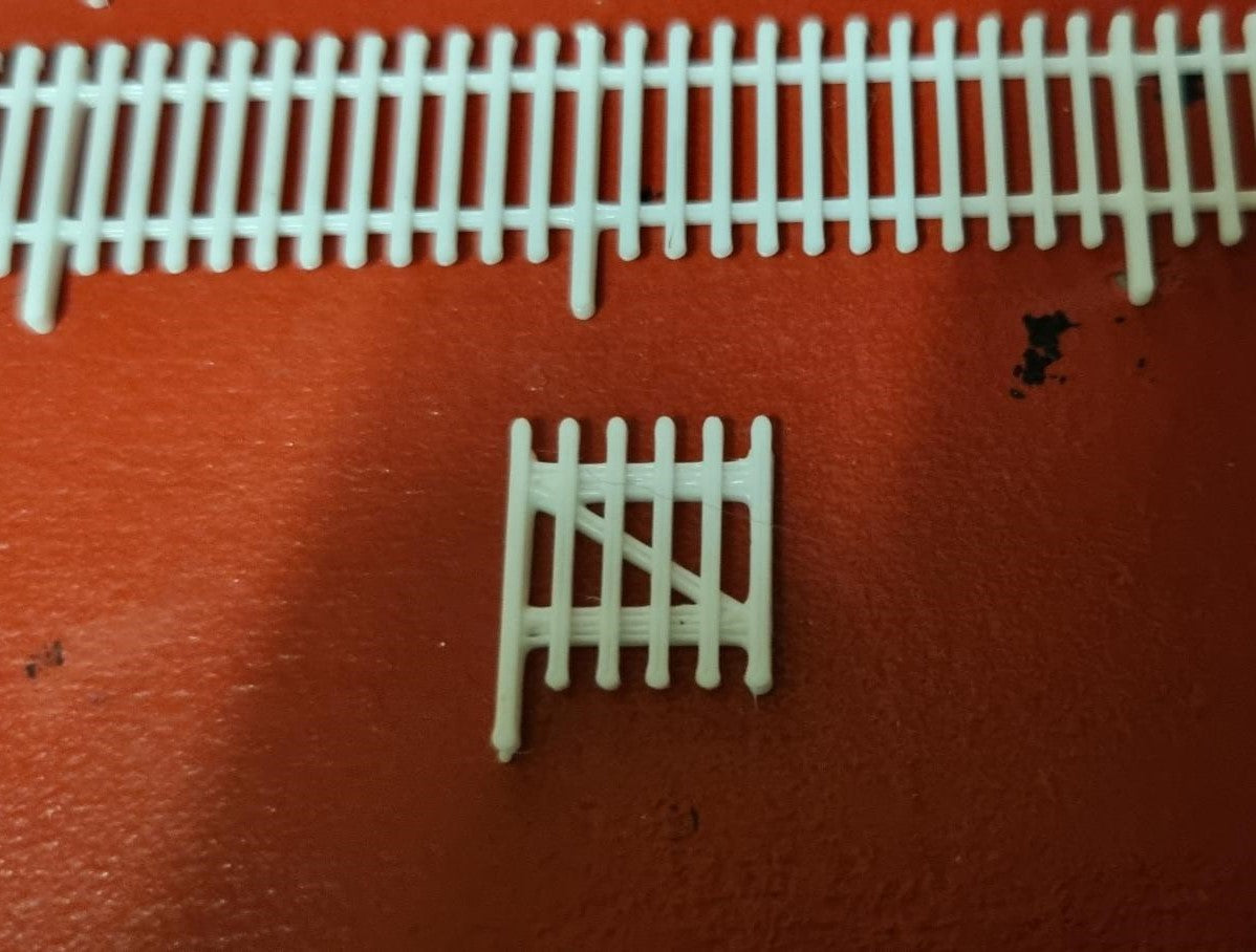 00 gauge 1:76 Picket fence 3D printed in white over 1M of fence