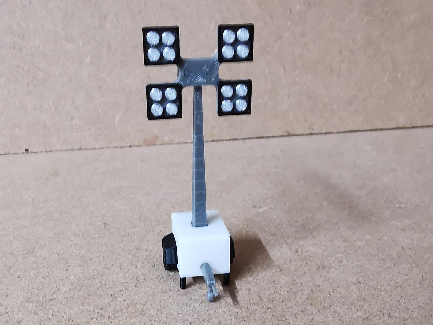 SET OF 2 PORTABLE FLOODLIGHT OO GAUGE 1:76 SCALE ROADWORKS CONSTRUCTION