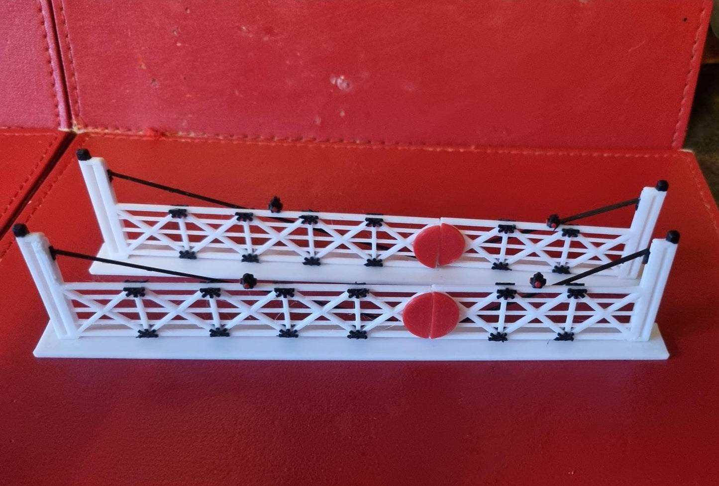 00 GAUGE LARGE 3 TRACK LEVEL CROSSING GATES 3D PRINTED HAND PAINTED DETAIL