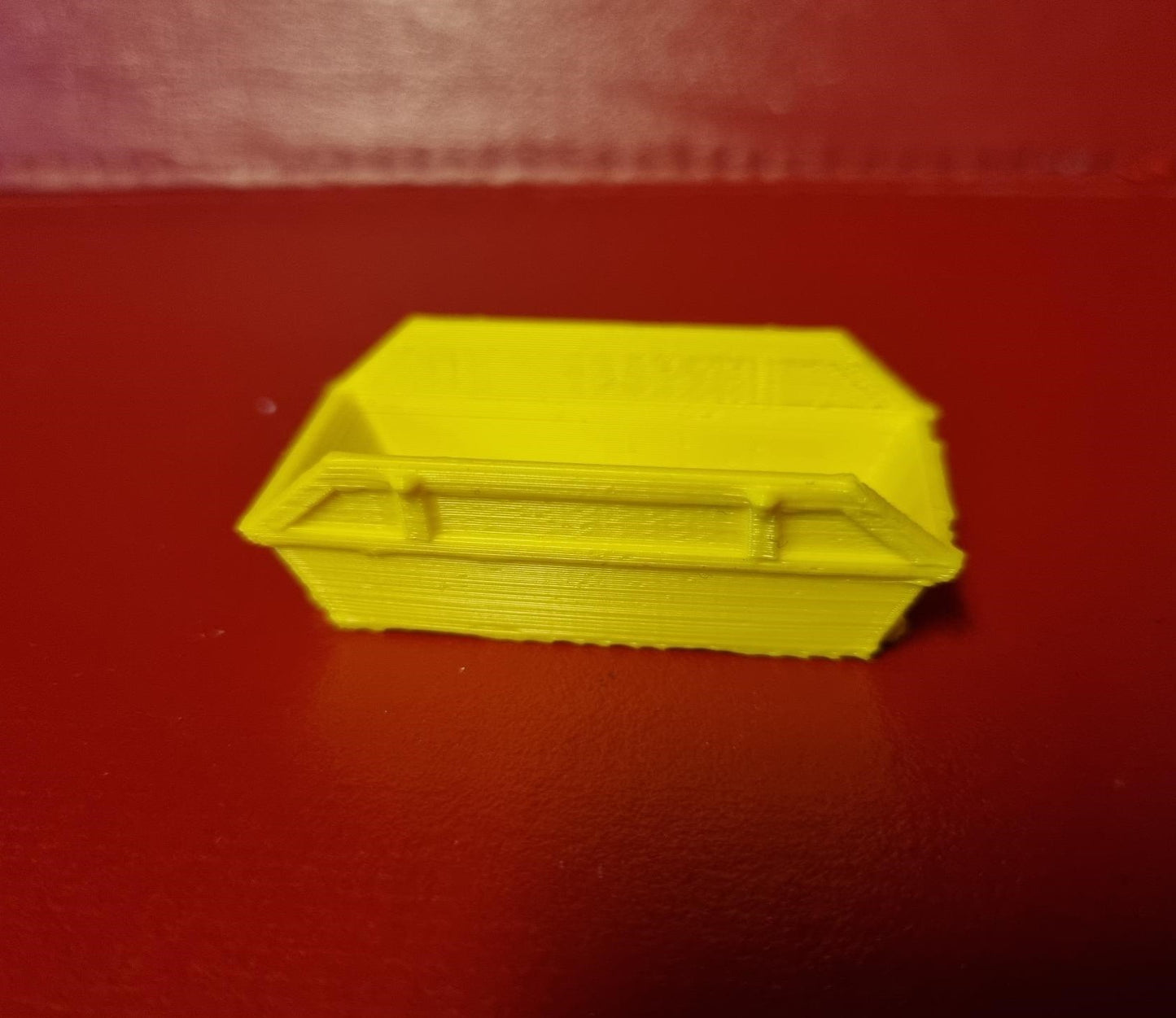 00 gauge 3 x 8 yd skip with 6 road cones 3D printed in Yellow