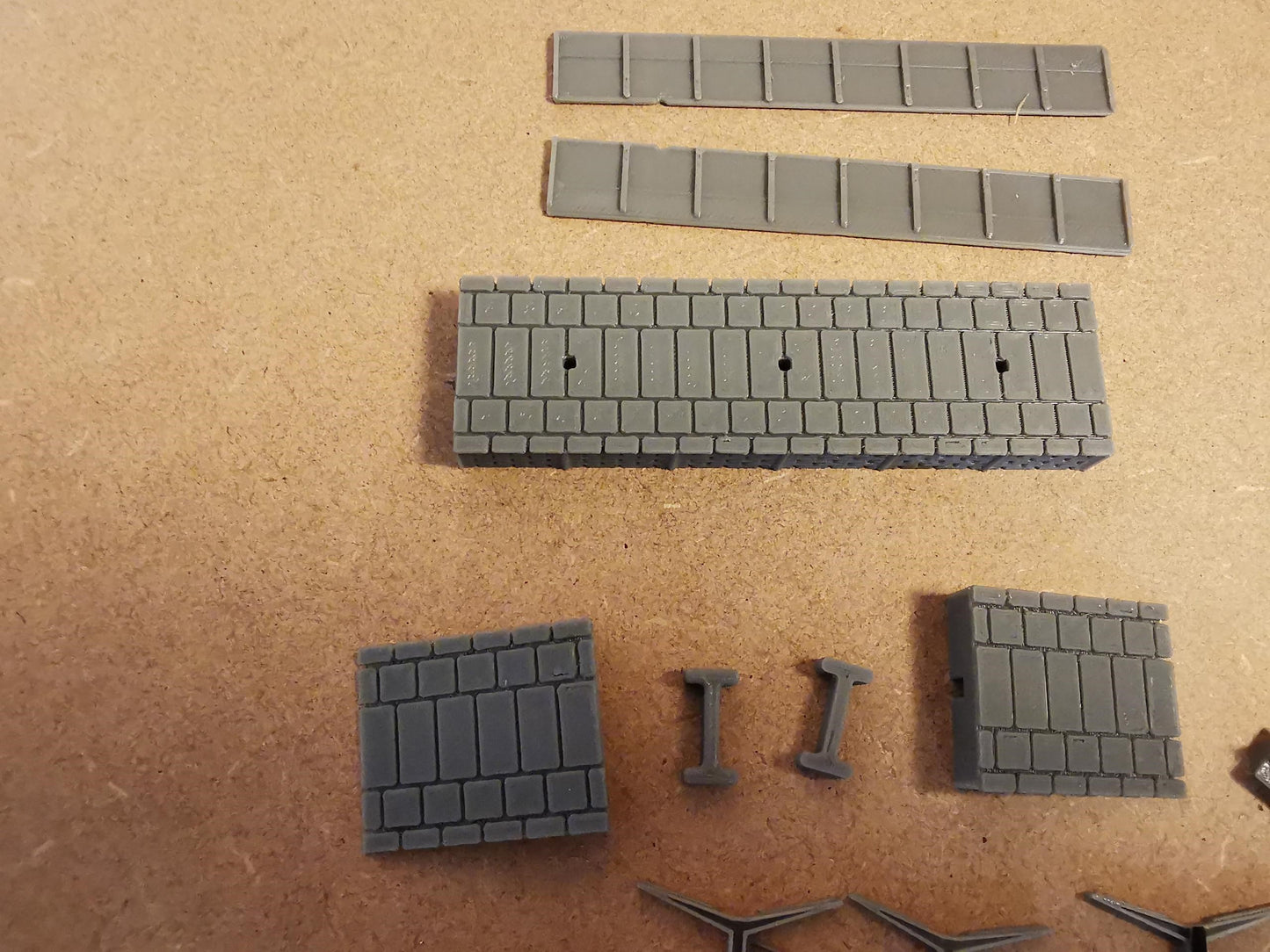 N Gauge 1:160 Station platform Extendable with furniture and roof options