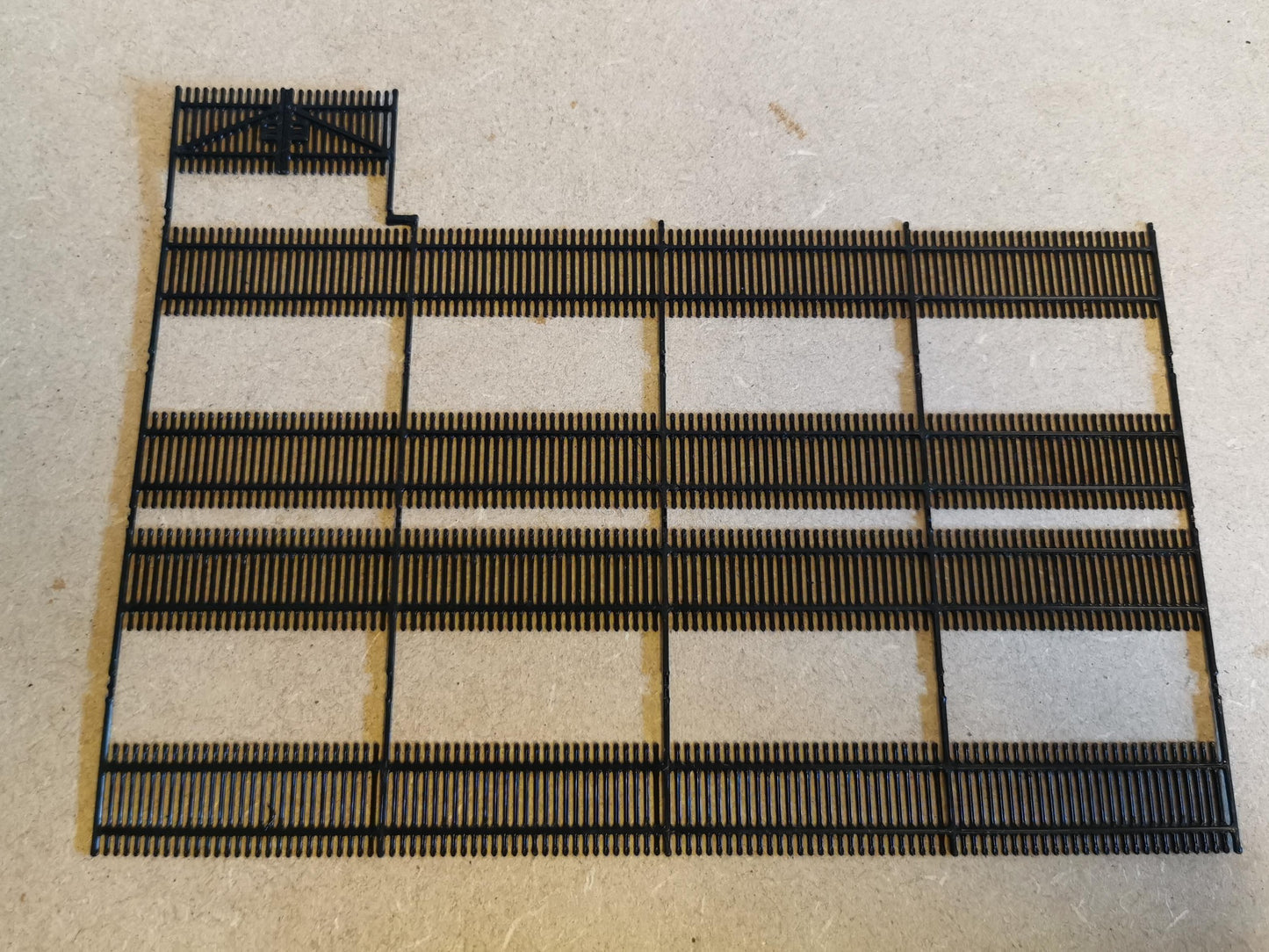 Model railway Scenery 1:120 Scale 8 foot Security Fencing  TTGauge