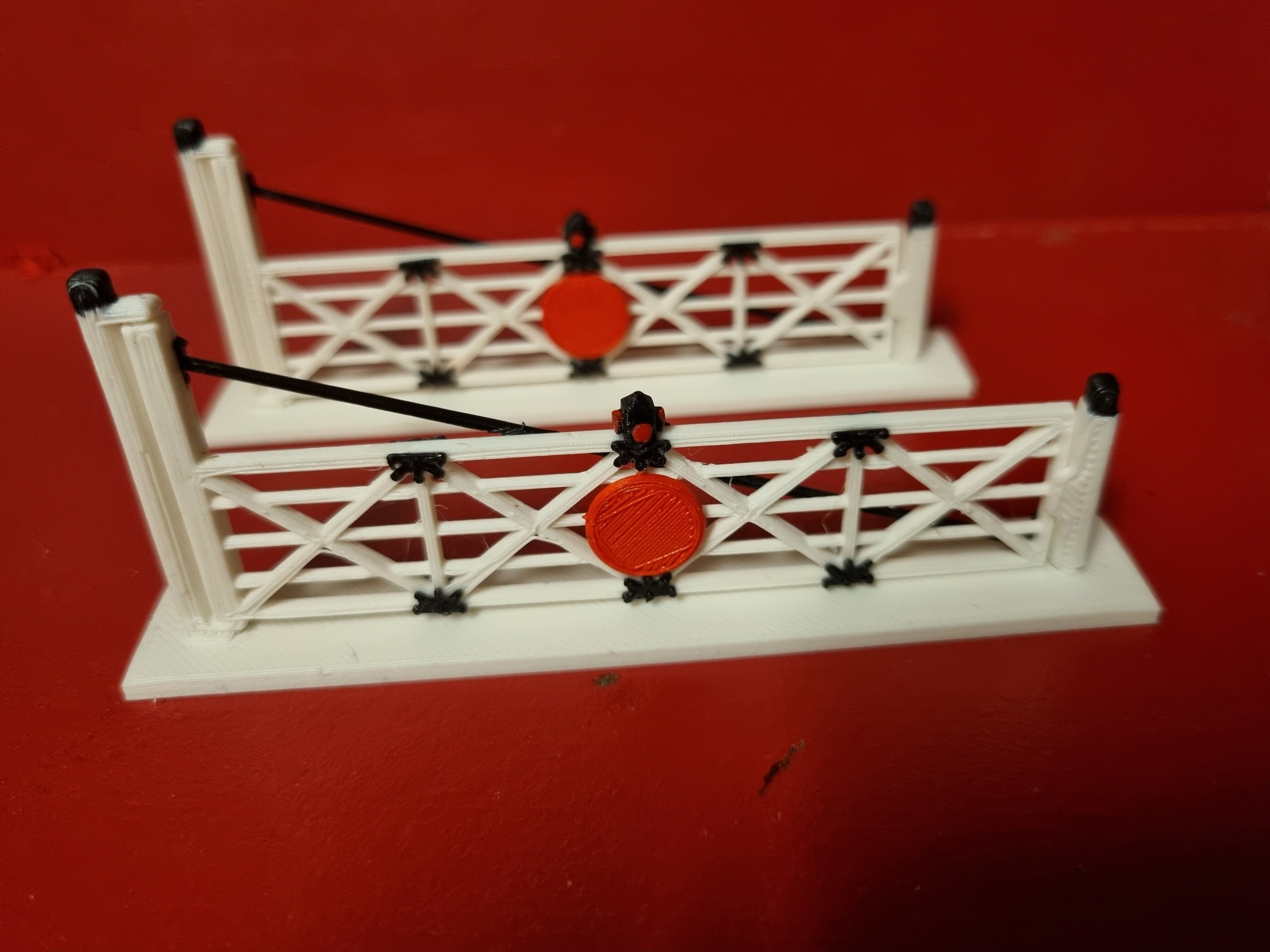 00 GAUGE LEVEL CROSSING GATES 3D PRINTED IN BLACK AND WHITE HAND PAINT