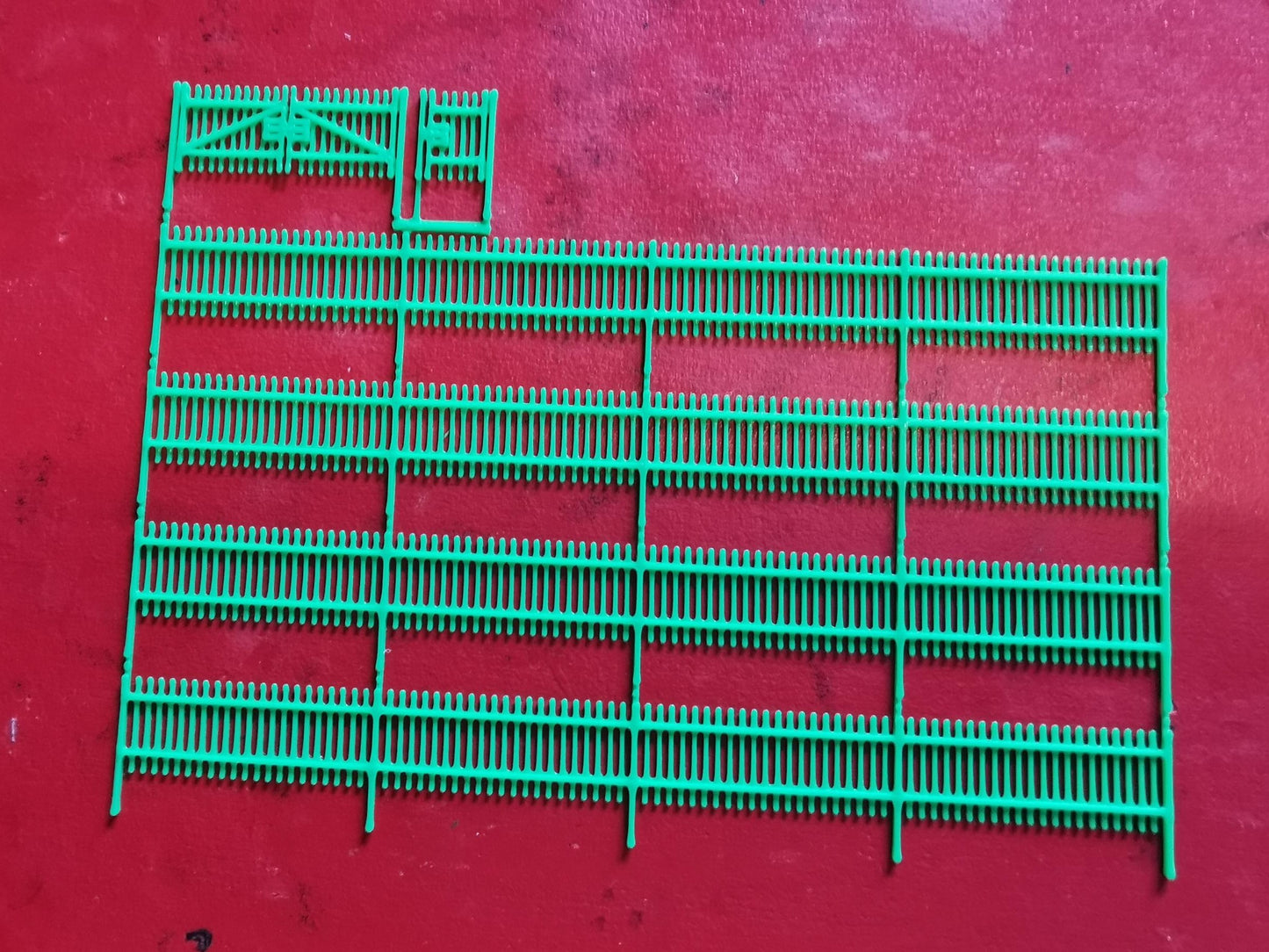 Model railway Scenery 1:160 Scale 8 foot Security Fencing  N Gauge