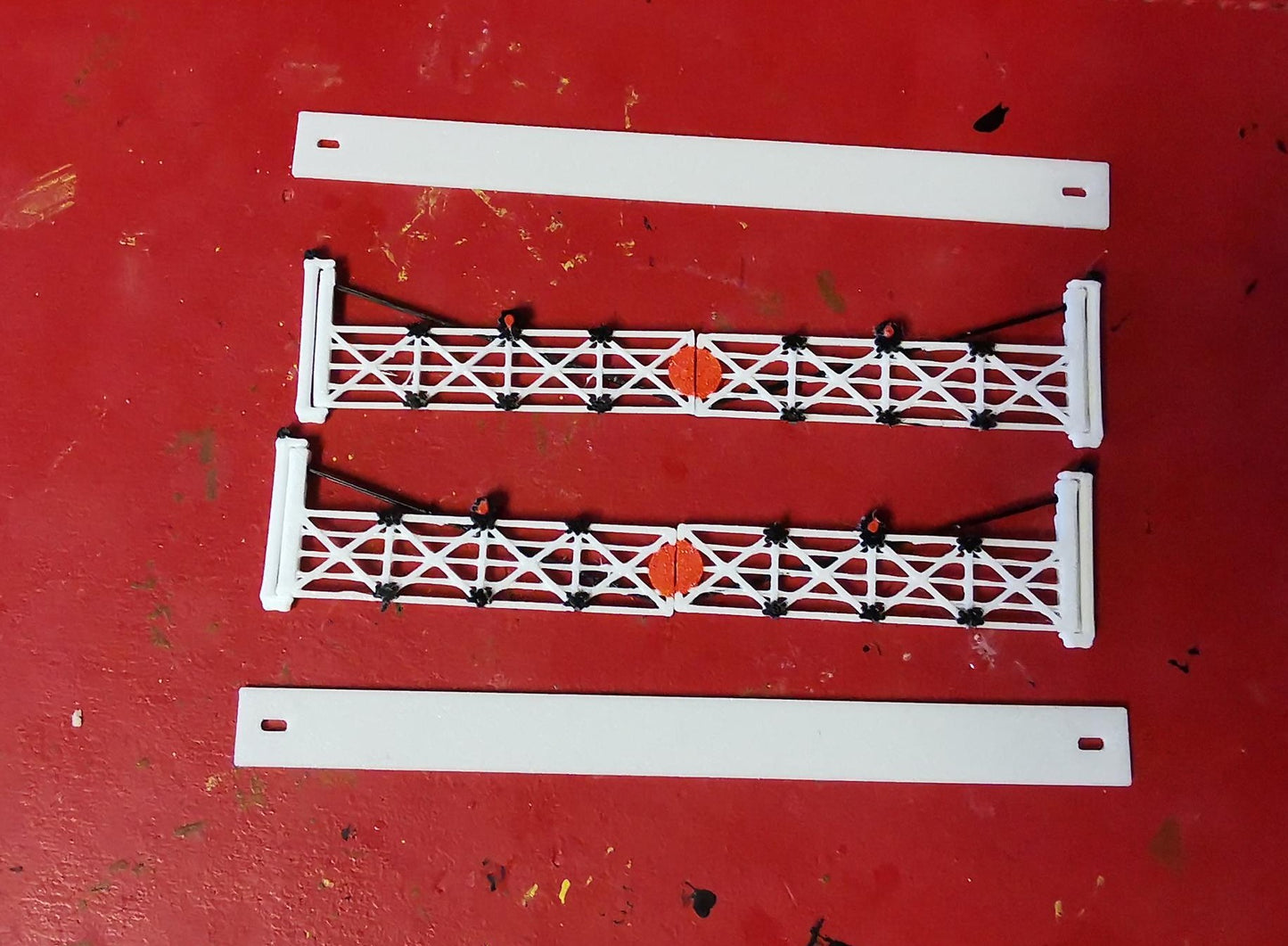 DOUBLE TT GAUGE LEVEL CROSSING GATES 3D PRINTED IN BLACK AND WHITE.