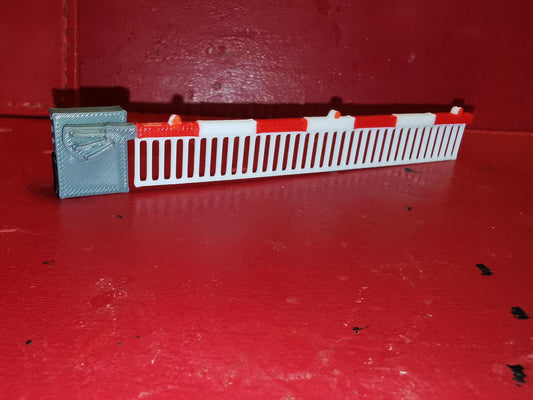 00 Gauge 1:76 set of 2 modern style level crossing gates