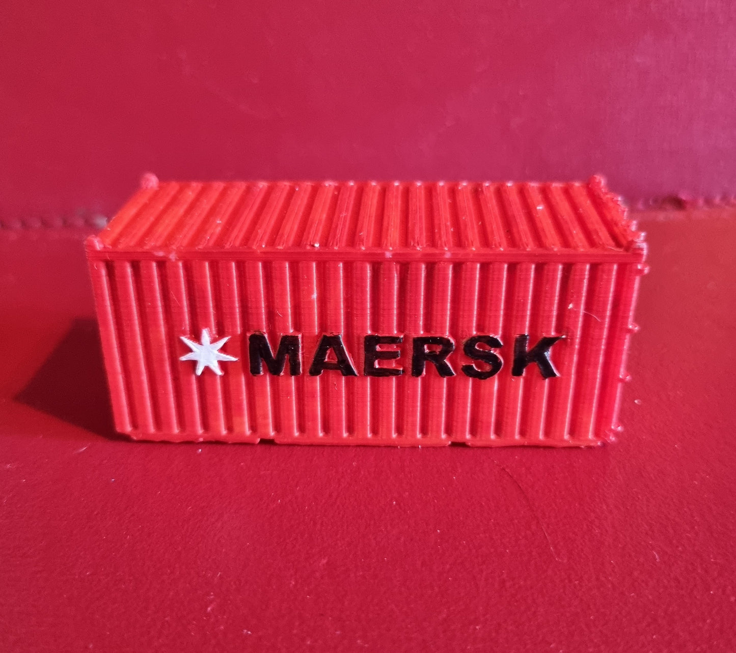 00 gauge SET OF 3 Shipping containers with MAERSK COSCO and MSC embossed logo.