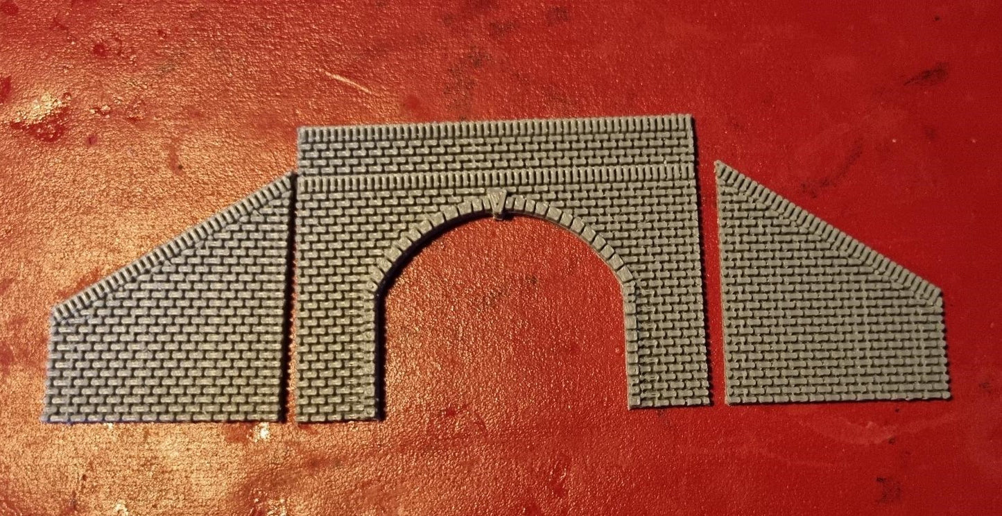 N gauge Double track tunnel With Retaining walls portal 3D printed with brick detail.