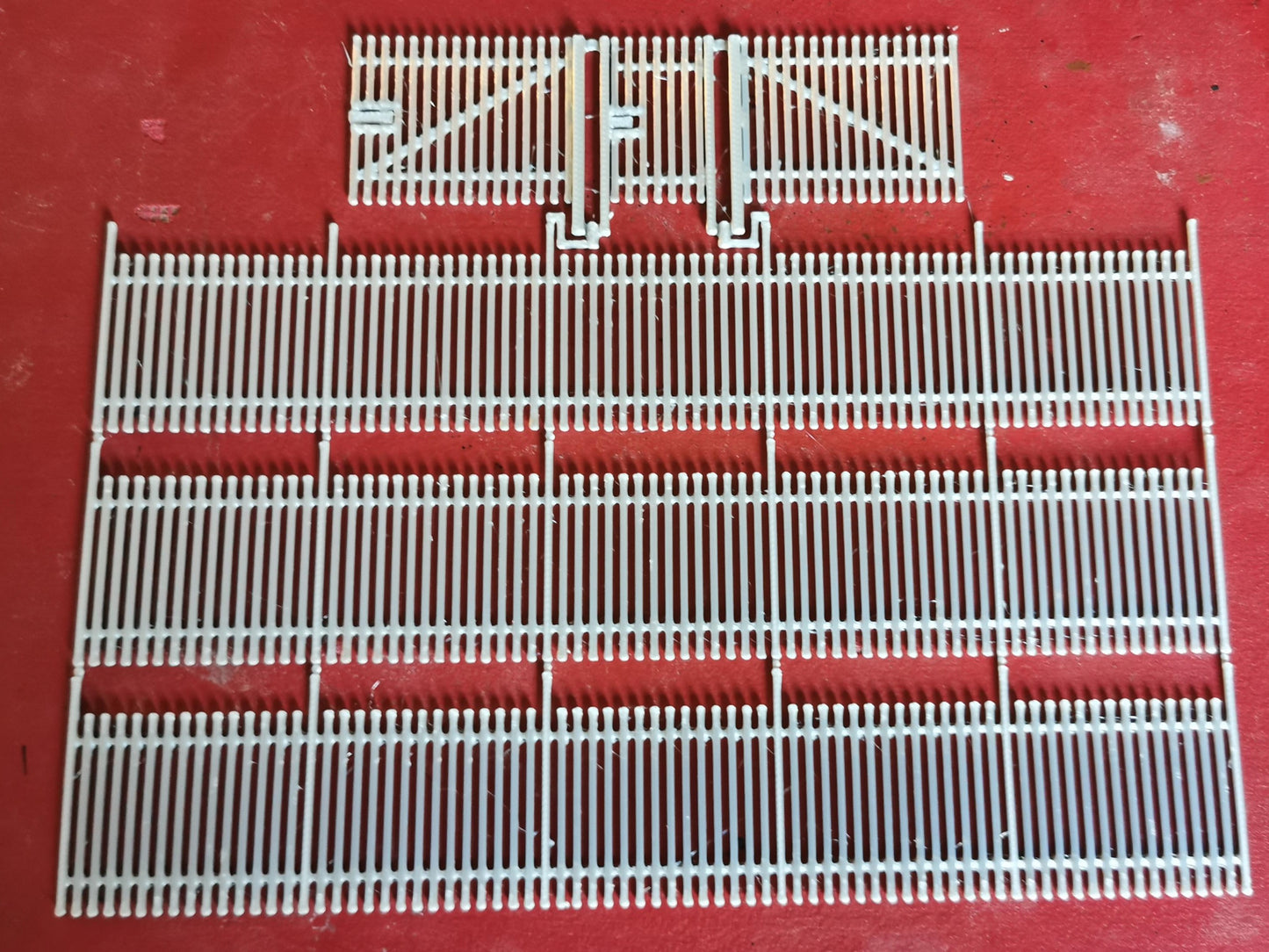 Model railway Scenery 1.76 Scale 8 foot Security Fence OO Gauge 7 colours