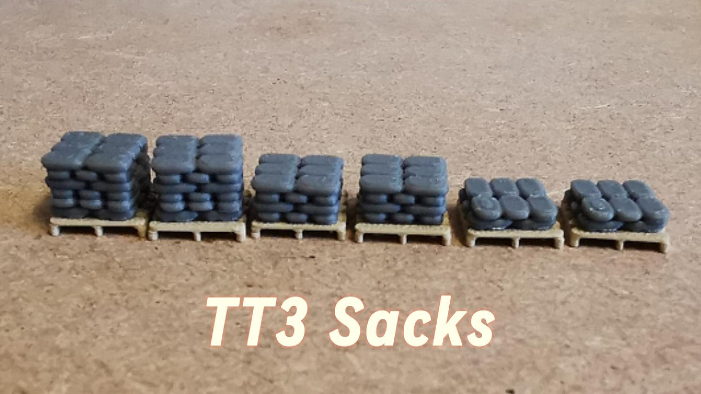 Model Railway TT3 gauge, 1:100 scale Pallet and Sacks assorted set