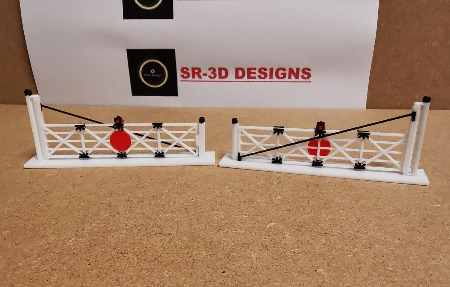 00 GAUGE LEVEL CROSSING GATES 3D PRINTED IN BLACK AND WHITE