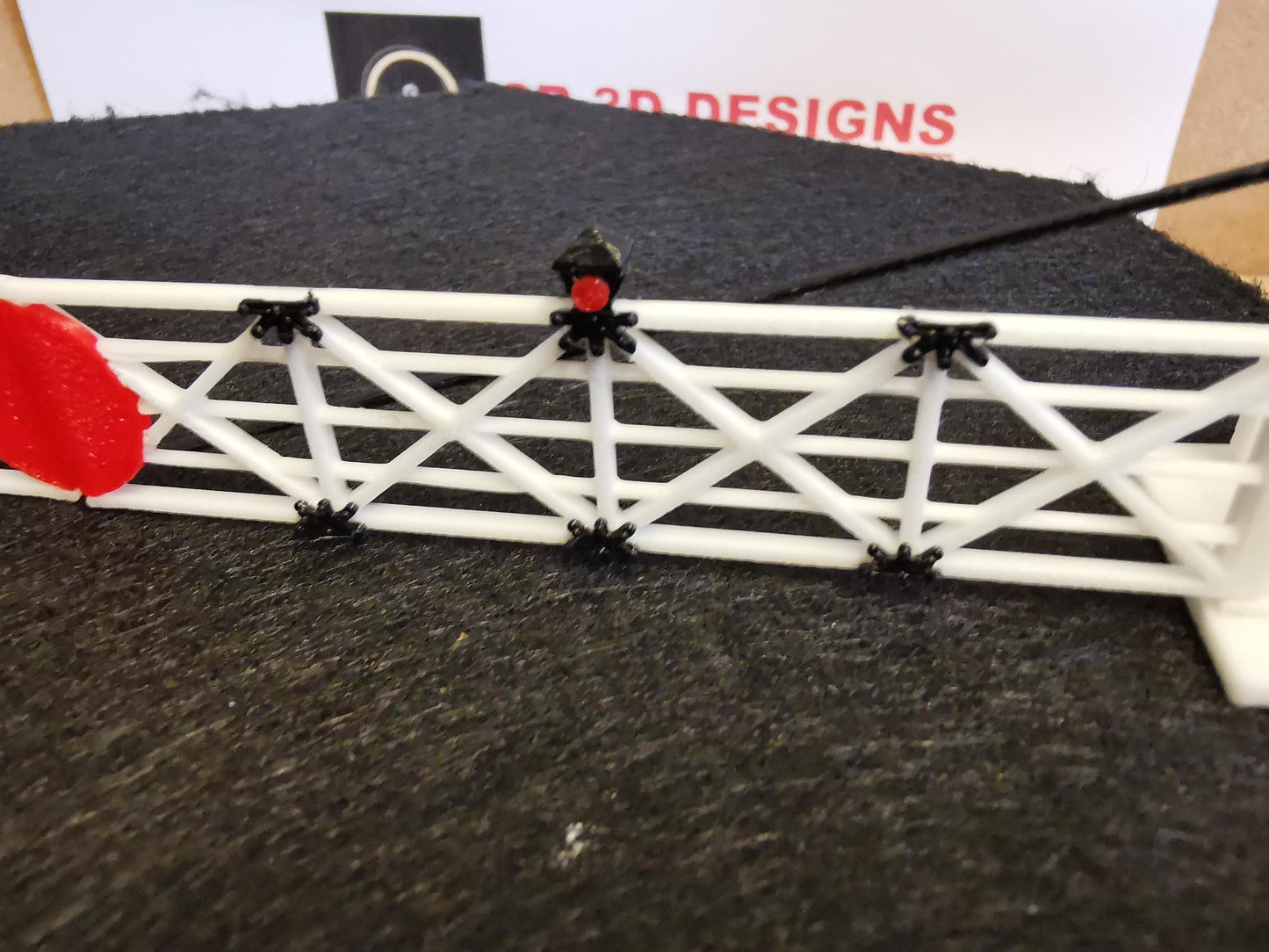 00 GAUGE 4 TRACK LEVEL CROSSING GATES 3D PRINTED HAND PAINTED DETAIL