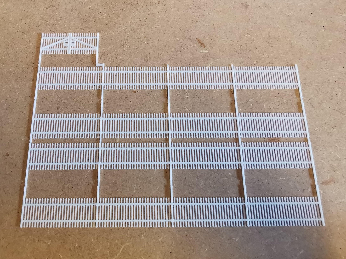 Model railway Scenery 1:120 Scale 8 foot Security Fencing  TTGauge