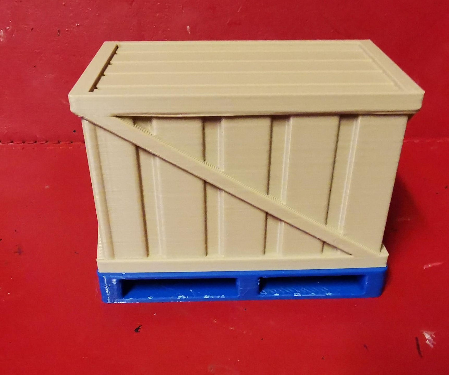 1/14 Scale Euro pallet With Large crate attached