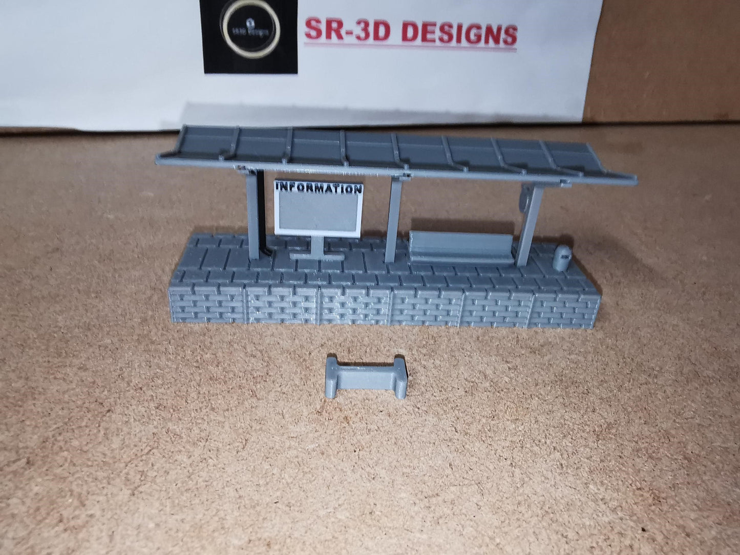 N Gauge 1:160 Station platform Extendable with furniture and roof options